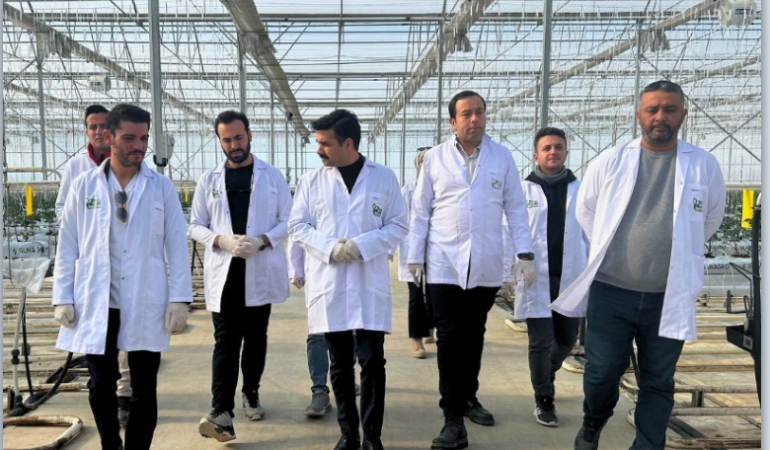 Tuzlukçu Kaymakamı ve İlçe Tarım Müdürü, Agrotermal’in Jeotermal Isıtmalı Serasını Ziyaret Etti