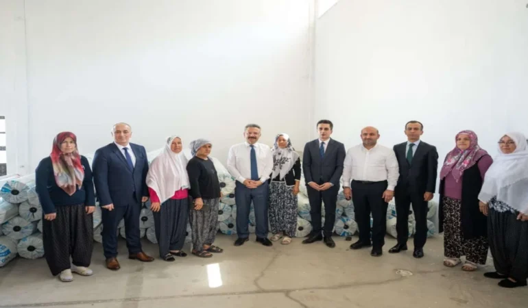 Eskişehir Sarıcakaya’da 70 Üreticinin Sera Naylonları Yenileniyor