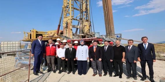Afyonkarahisar’da Türkiye’ye Örnek Jeotermal Sera Projesi Hızla İlerliyor