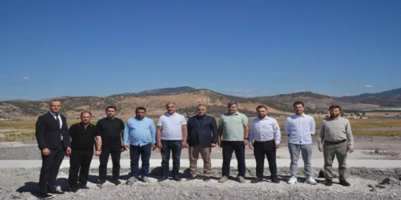 Nahçıvan Tarım Bakanı Dikili Jeotermal Isıtmalı Sera OTB’yi Ziyaret Etti