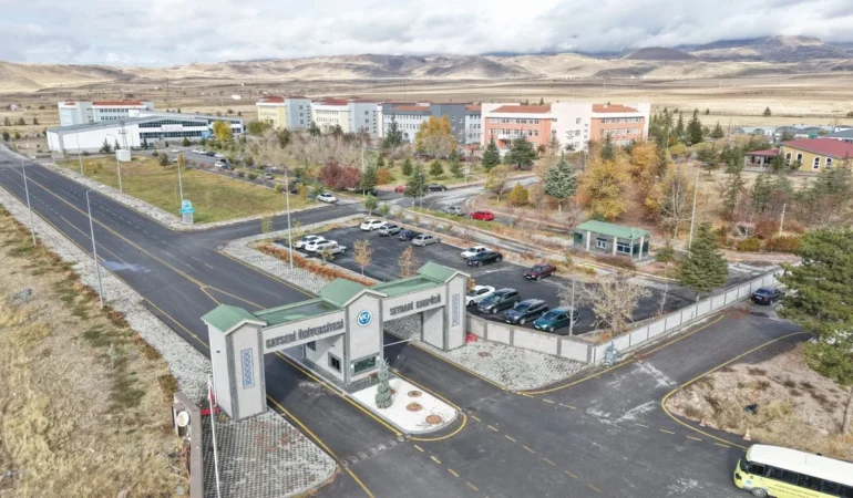 Başkan Büyükkılıç’tan Develi Akıllı Sera Projesi Eğitimine Yatırım