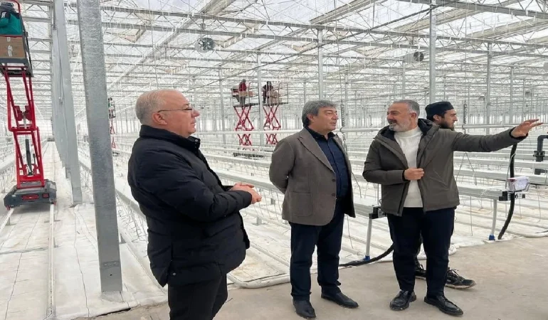 Kayseri’de Yüksek Teknolojili Cam Sera Projesine Yakın İlgi