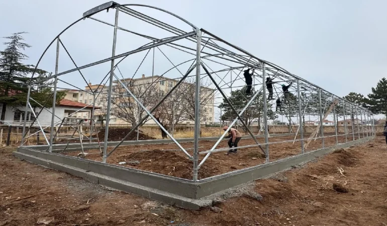 Bünyan’da Akıllı Sera Eğitime Açıldı