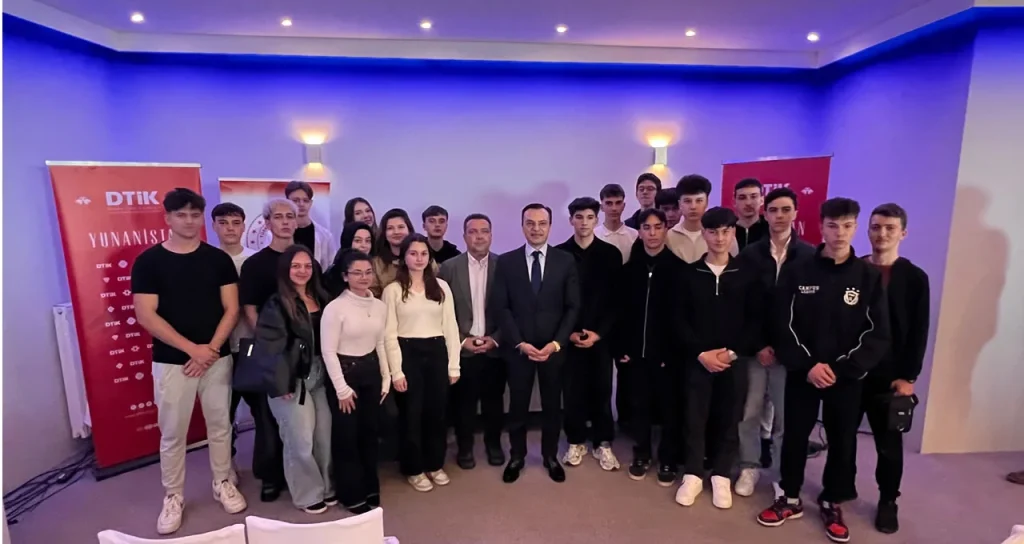 Levent_Sadık_Ahmet_genclerle