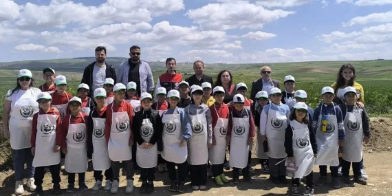 Maarifin Kalbinde Marifetli Gençlik Kapsamında Bala’da Sera Gezisi Düzenlendi