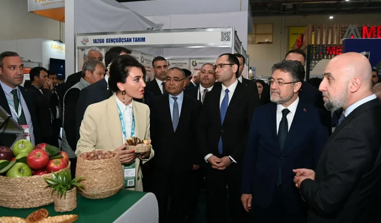 İbrahim Yumaklı Azerbaycan Tarım Fuarı’nda Önemli Temaslarda Bulundu