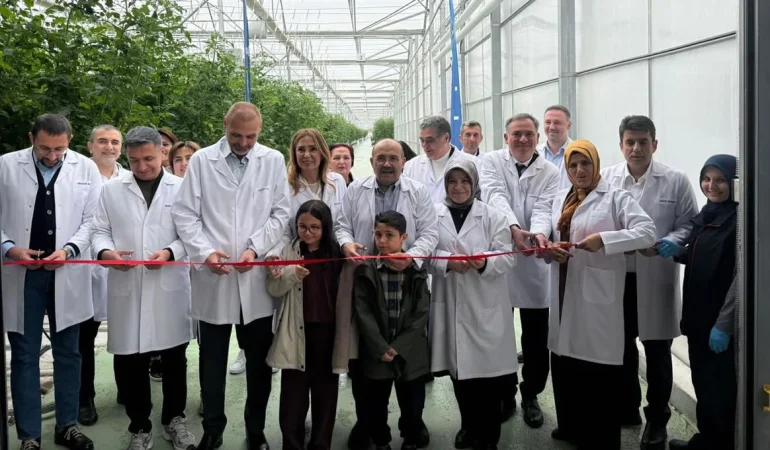 Balıkesir de 75 Milyon Dolarlık Modern Sera Yatırımı Hizmete Açıldı