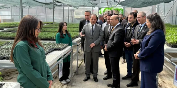 Erzincan Gül-Celal Toraman Tarım Meslek Lisesi Fide Satış Etkinliği Düzenledi